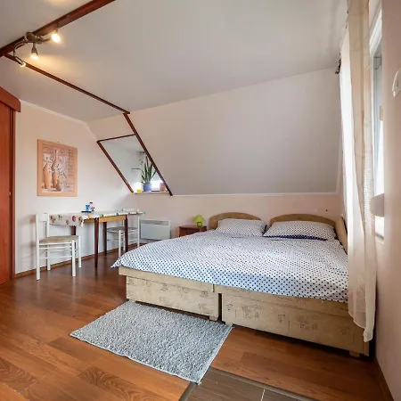 Διαμέρισμα Pipacsos Vendeghazak *