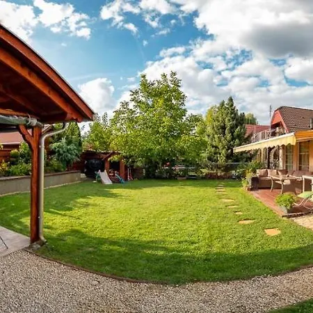 Διαμέρισμα Pipacsos Vendeghazak