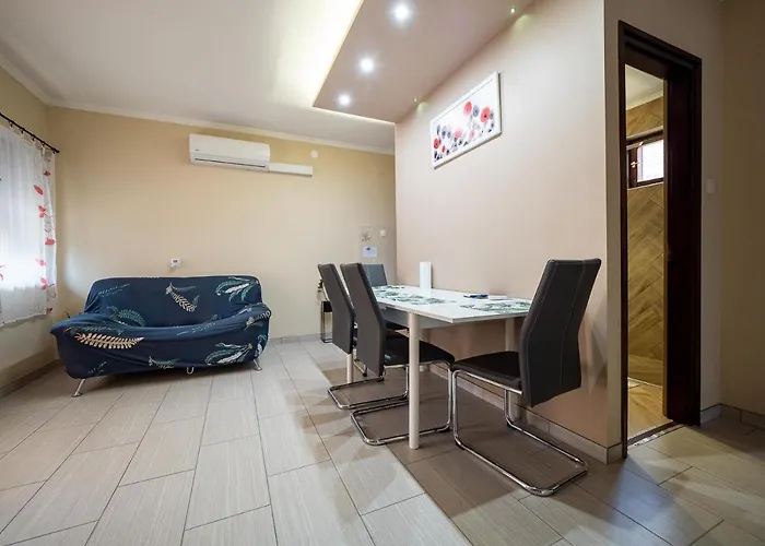 Pipacsos Vendeghazak Apartament