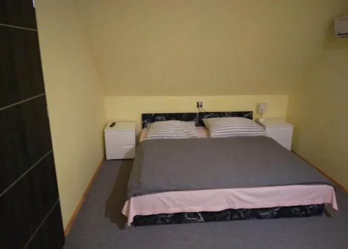 Pipacsos Vendeghazak Lejlighed