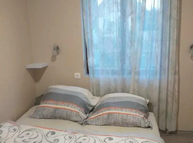 Pipacsos Vendeghazak Lejlighed